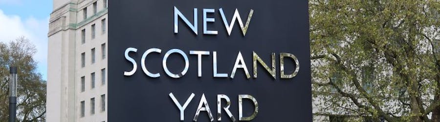 scotland yard sign